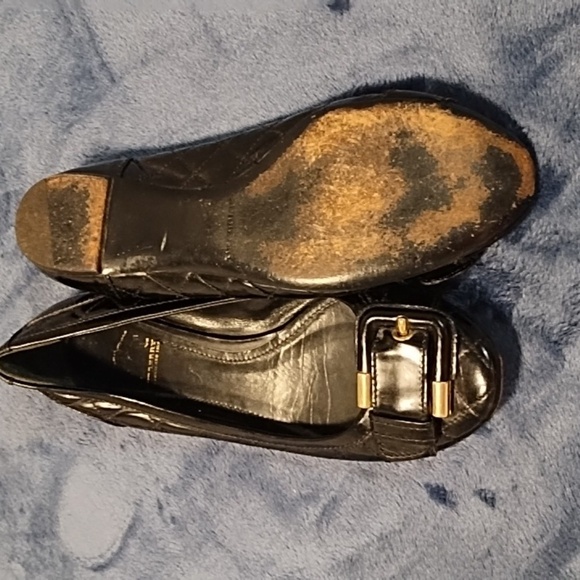 Authentic Burberry Quilted Flats - Picture 15 of 15